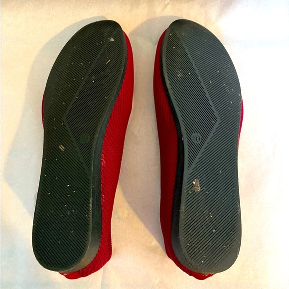 Burgundy round toe knit flats, size 40 - Picture 3 of 3